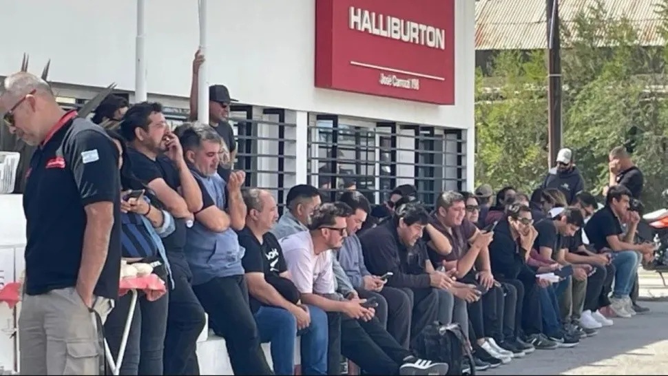 Se realizó la primera audiencia de conciliación pero Halliburton ratificó los 290 despidos: "Nos encargaremos de que no vuelvan nunca más a Chubut"